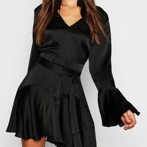 Bell sleeved satin dress